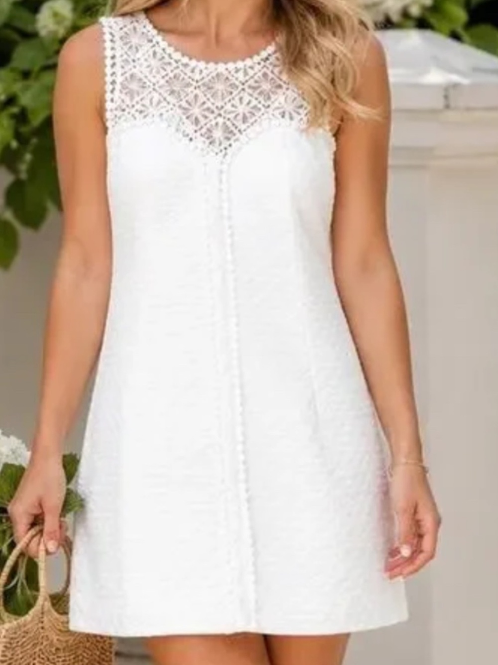 Lilly Pulitzer beautiful white textured laced dress, size 0